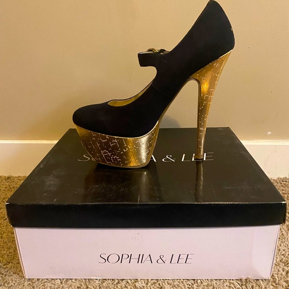 Shoe Dazzle High Heels - Picture 4 of 5